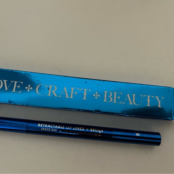Love craft beauty Other - Love Craft Beauty Retractable Lip Liner & Brush - Blue
